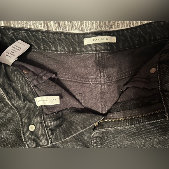 Pacsun black denim shorts - woman’s size 28 - Picture 2 of 3